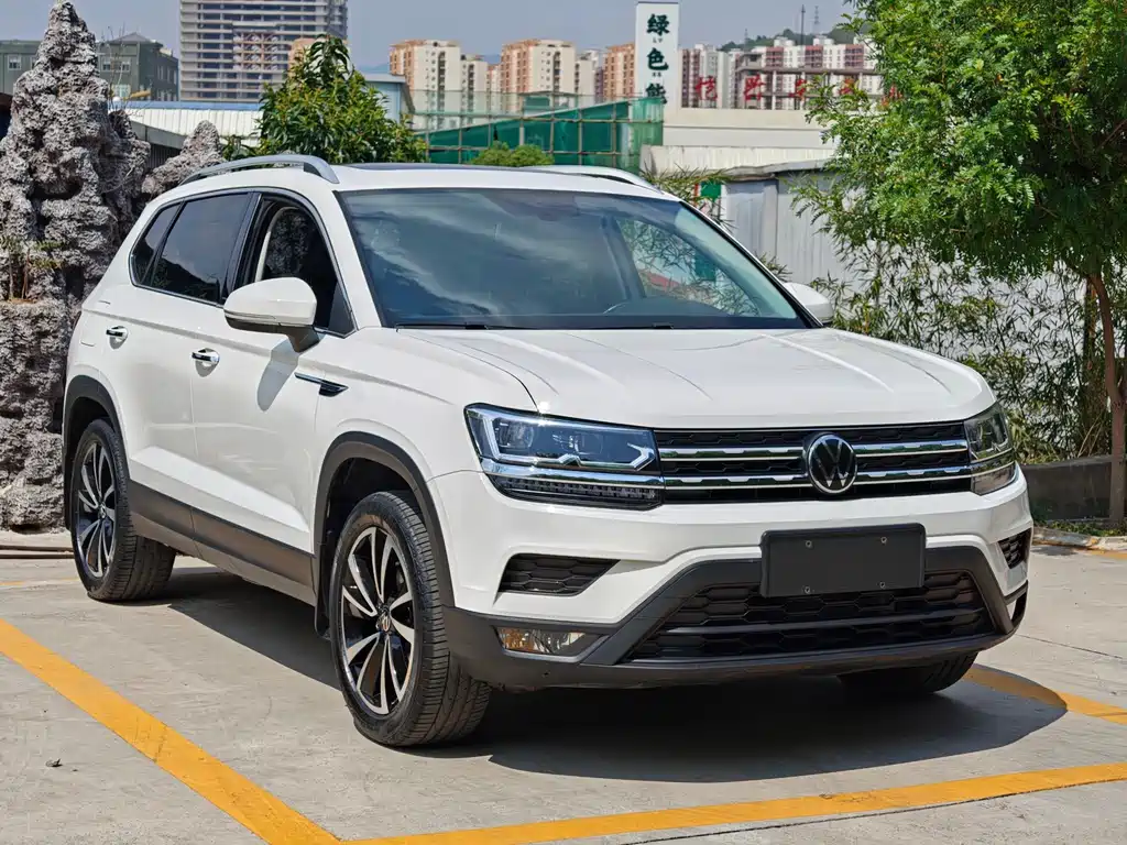 Tharu 280 TSI 2 WD Luxury PLUS