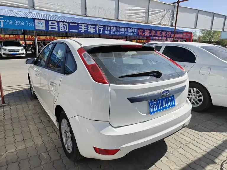 Ford Focus Hatchback Classic 1.8 L Auto Basic