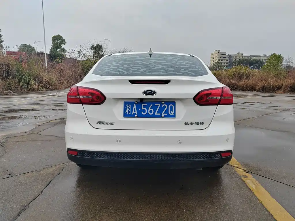 Focus Sedan 1.6 L Auto Style