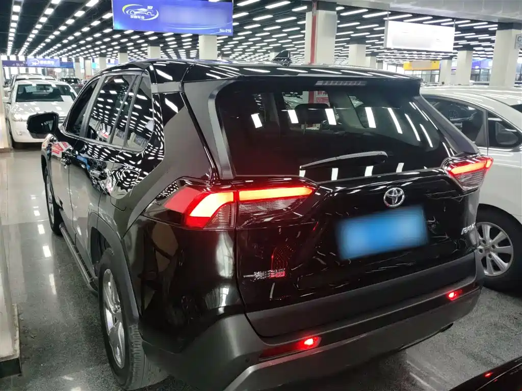 RAV4 2.0 L CVT 2 WD Style PLUS
