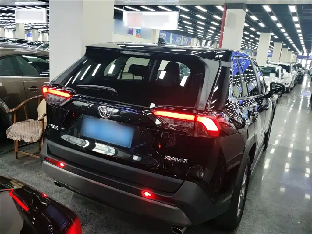 RAV4 2.0 L CVT 2 WD Style PLUS