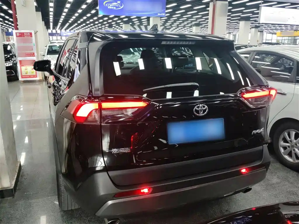 RAV4 2.0 L CVT 2 WD Style PLUS