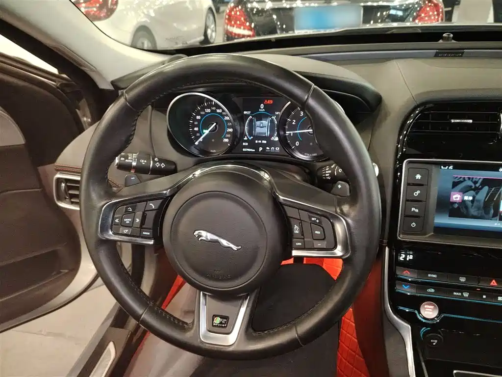 Jaguar XE 2.0 T 200 PS R-Sport