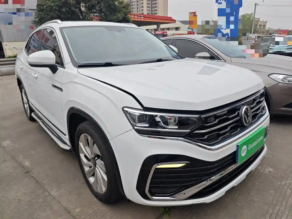 Tayron X 330 TSI 2 WD Distinguished Connected