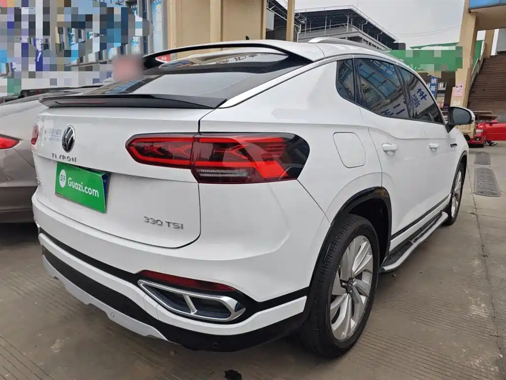 Tayron X 330 TSI 2 WD Distinguished Connected