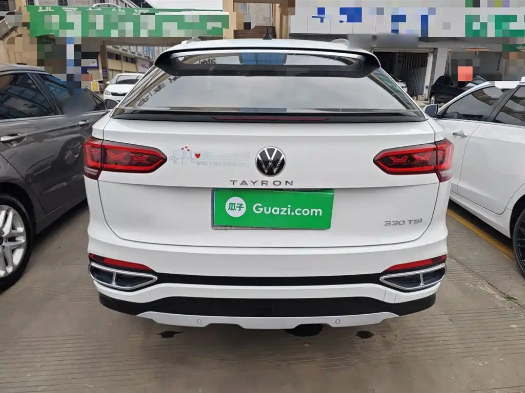 Tayron X 330 TSI 2 WD Distinguished Connected