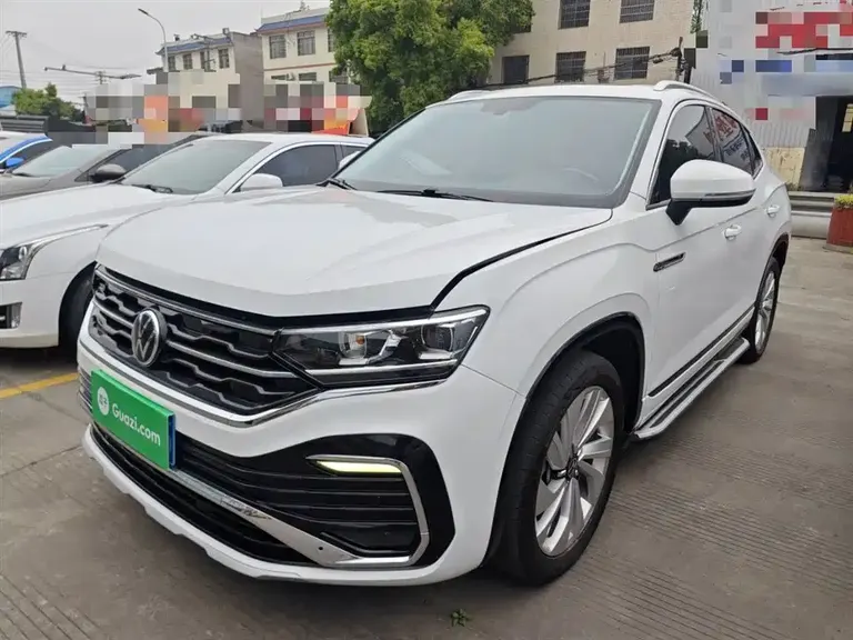 Volkswagen Tayron X 330 TSI 2 WD Distinguished Connected