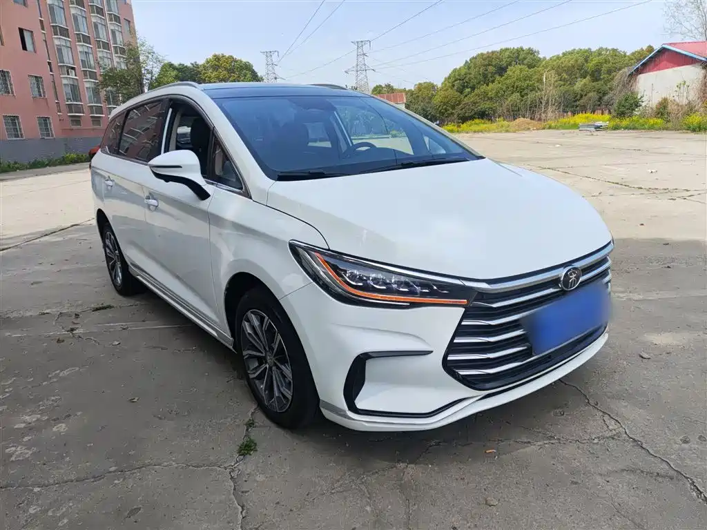 Song MAX Upgraded 1.5 T Auto Distinguished 6-seat