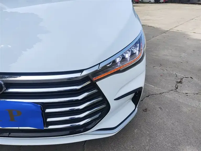 BYD Song MAX Upgraded 1.5 T Auto Distinguished 6-seat