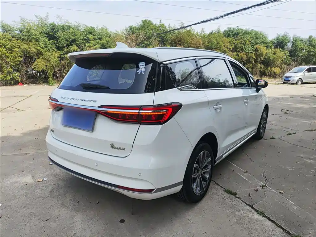 Song MAX Upgraded 1.5 T Auto Distinguished 6-seat