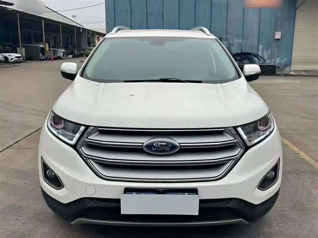 Edge EcoBoost 245 2 WD Platinum Sharp 7-seat