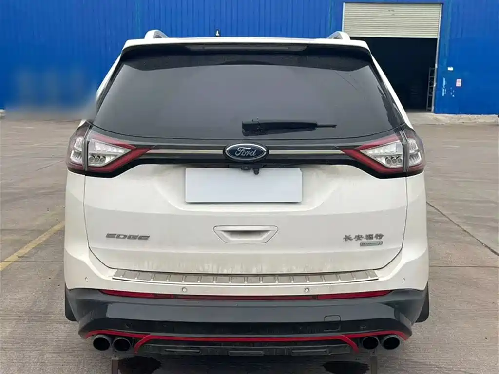 Edge EcoBoost 245 2 WD Platinum Sharp 7-seat