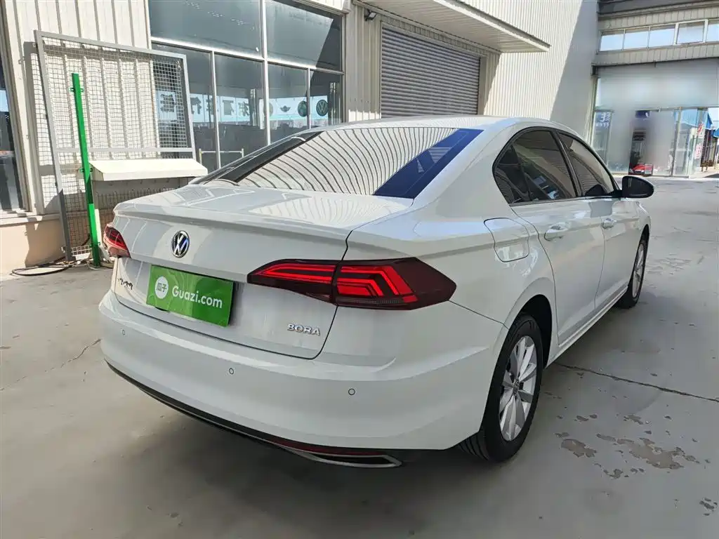 Bora 1.5 L Auto Comfort