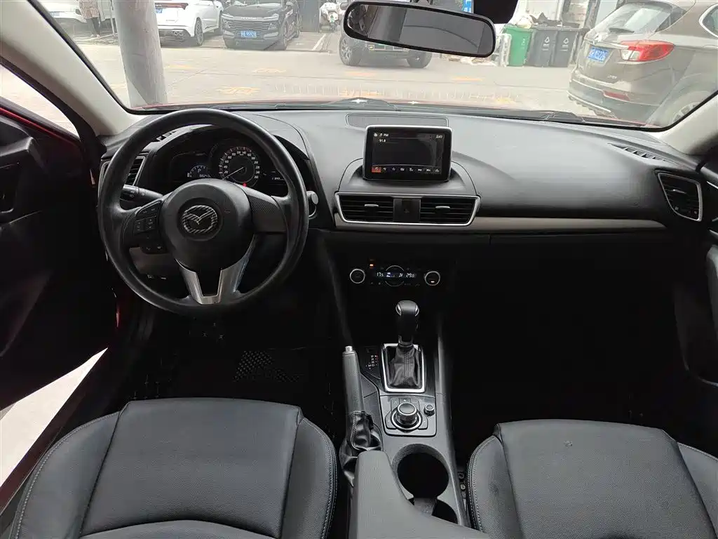 Mazda 3 Axela Sedan 1.5 L Auto Luxury