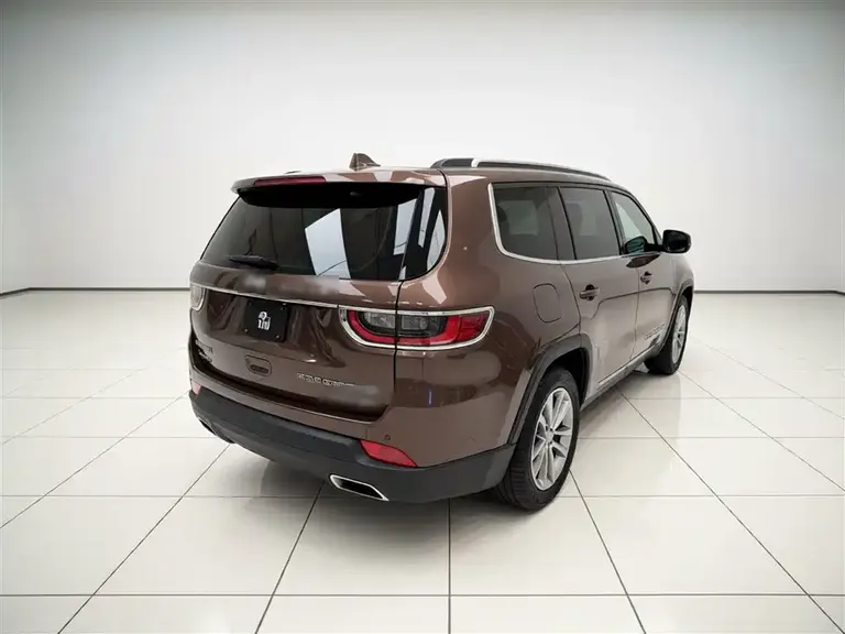 Jeep Grand Commander 2.0 T 4 WD Premium Navigation CN-V