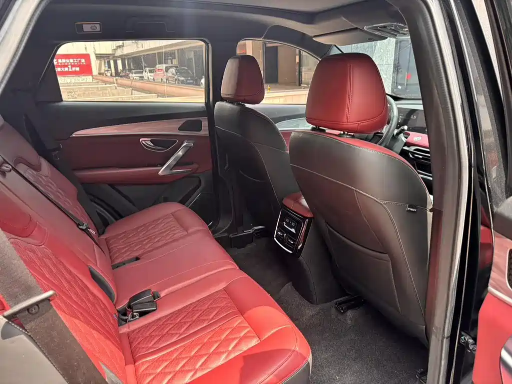 Jetour X70 PLUS 1.5 T DCT Fire 5-seat