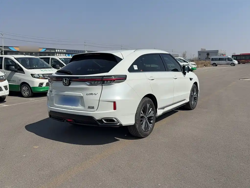 Honda UR-V 370 TURBO 2 WD Graceful