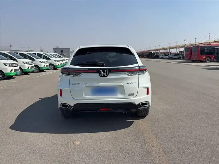 Honda UR-V 370 TURBO 2 WD Graceful