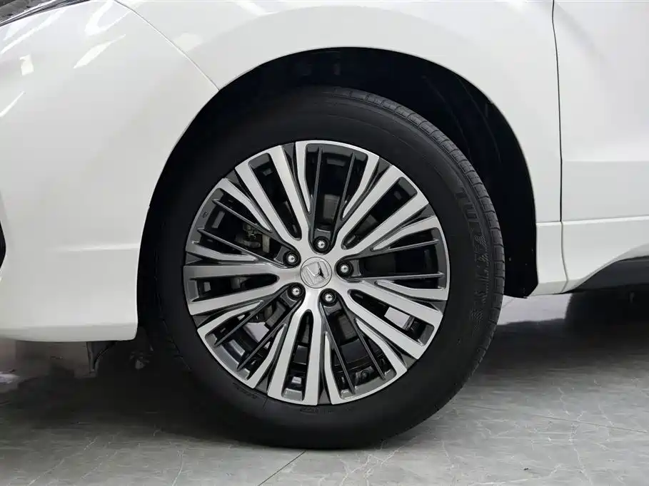 Avancier 240 TURBO 2 WD Premium