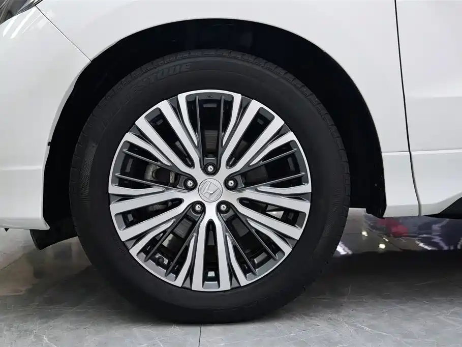 Avancier 240 TURBO 2 WD Premium