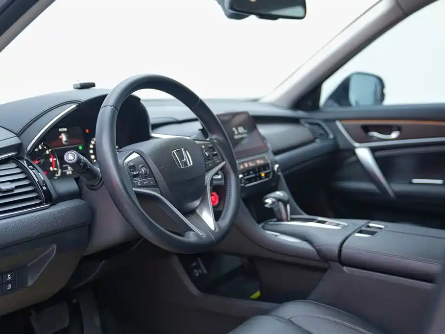 Avancier 240 TURBO 2 WD Premium