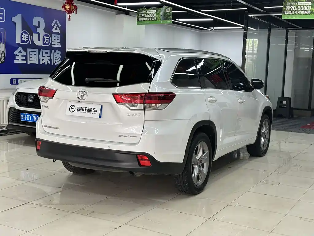 Highlander 2.0 T 4 WD Luxury 7-seat