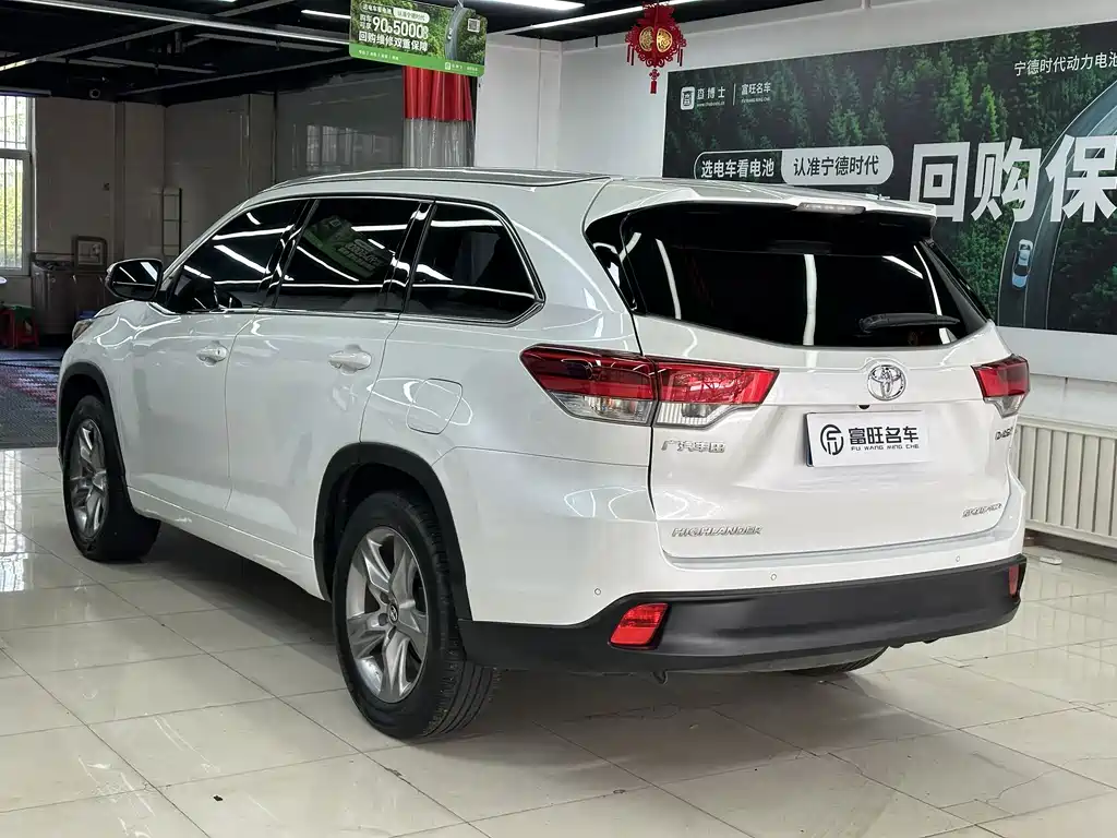 Highlander 2.0 T 4 WD Luxury 7-seat