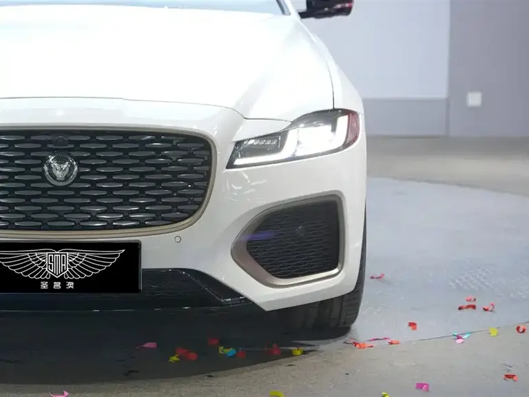 Jaguar XFL 2.0 T P300 4 WD Flagship Sport Gilt