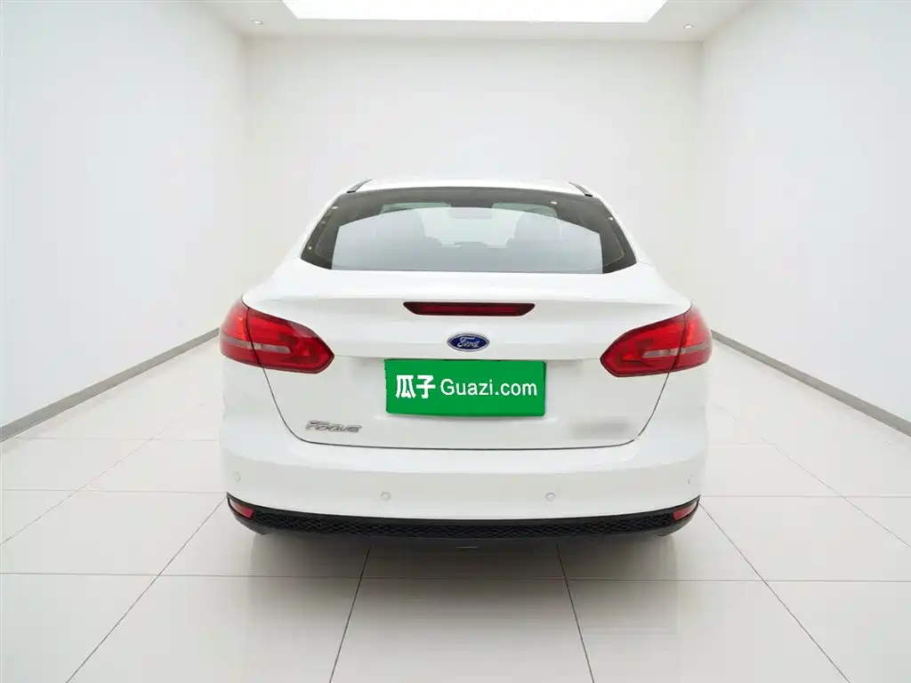 Focus Sedan 1.6 L Auto Comfort
