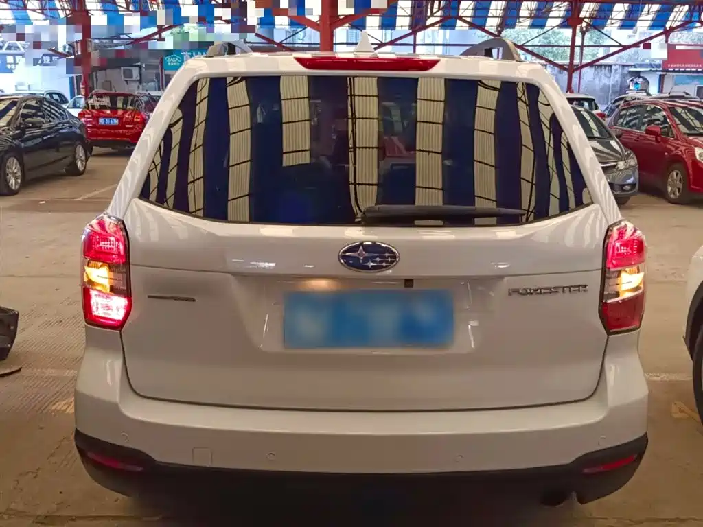 Forester 2.0 i Auto Luxury