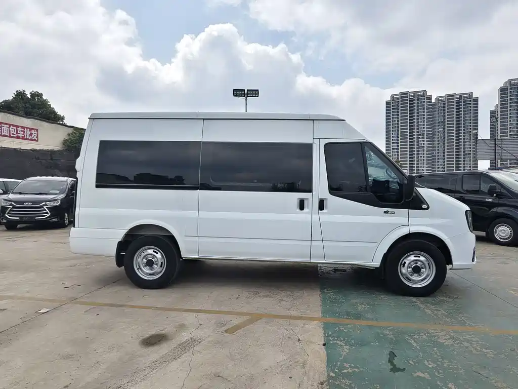 JMC Fushun 2.0 T 6 MT Diesel MWB Mid Roof Commercial Multi-purpose Passenger 7-seat