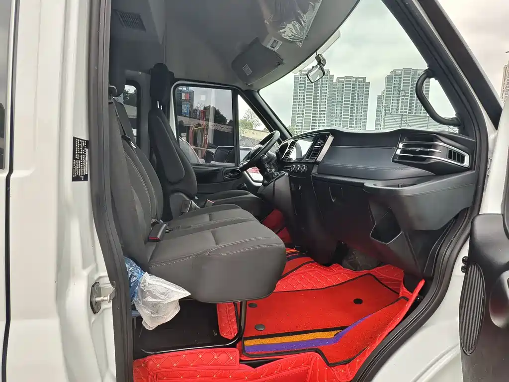 JMC Fushun 2.0 T 6 MT Diesel MWB Mid Roof Commercial Multi-purpose Passenger 7-seat