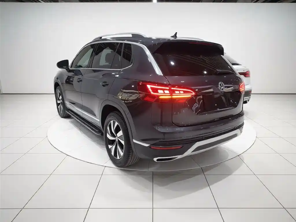 Tayron 330 TSI 2 WD Luxury Connected