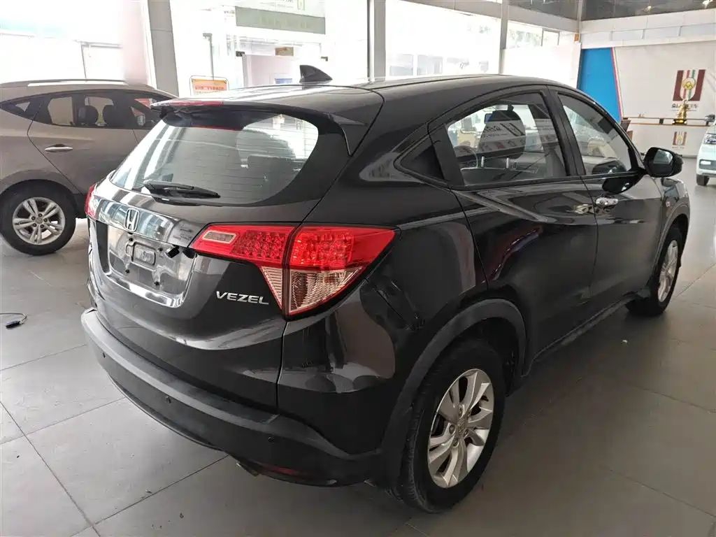 Vezel 1.8 L CVT 2 WD Elite
