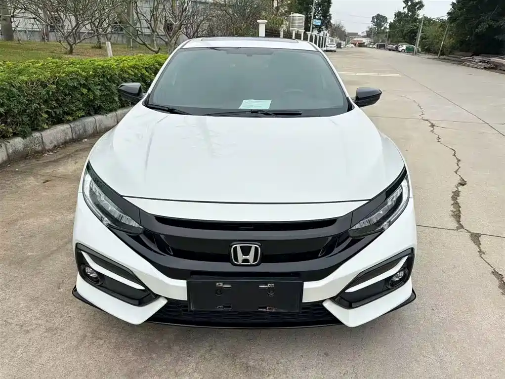 Civic HATCHBACK 220 TURBO CVT New Sharp Control