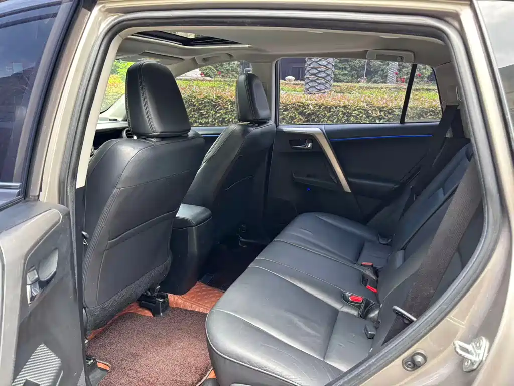 RAV4 2.0 L CVT 4 WD New Sharp