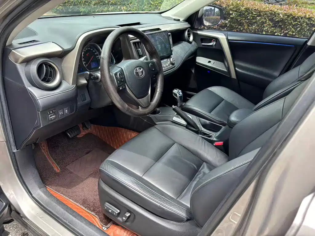 RAV4 2.0 L CVT 4 WD New Sharp