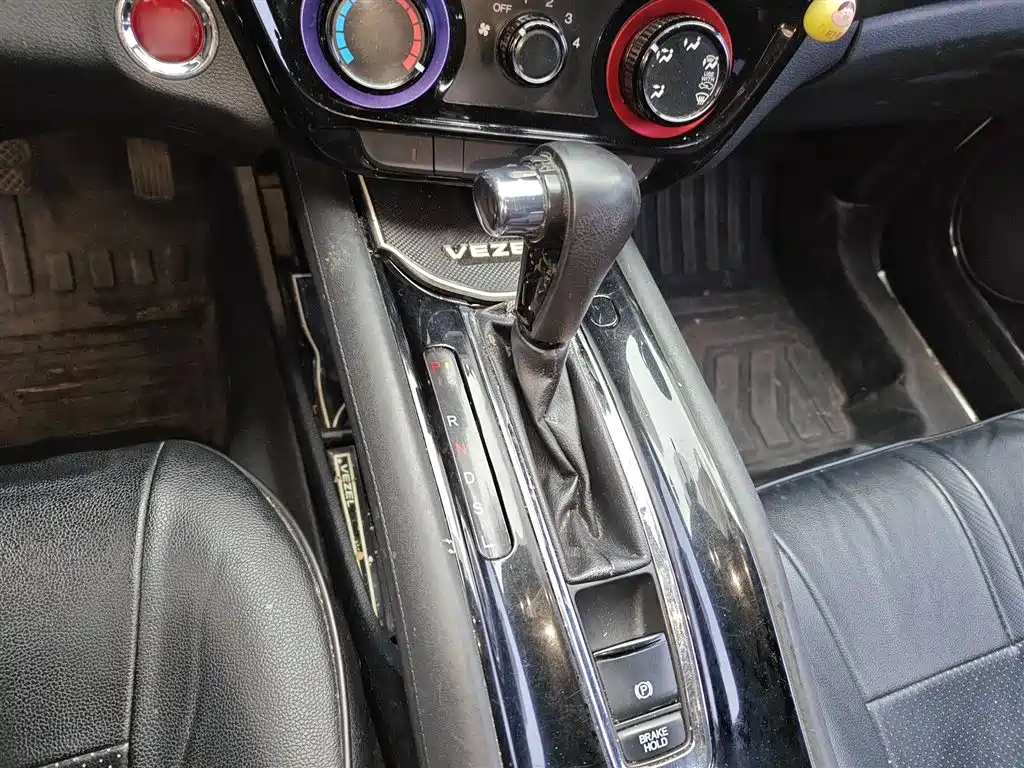 Vezel 1.8 L CVT 2 WD Pioneer