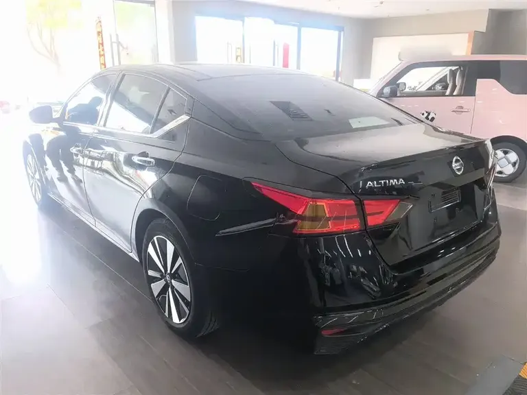 Nissan Teana 2.0 L XL Upper AD1 Smart Travel Navigator