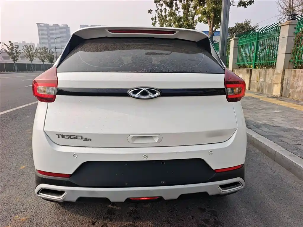 Tiggo 3 x PLUS 1.5 L CVT Exciting Jujube
