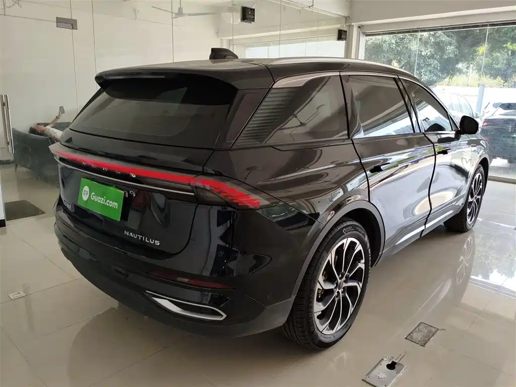 Nautilus 2.0 T 4 WD Supreme Wise