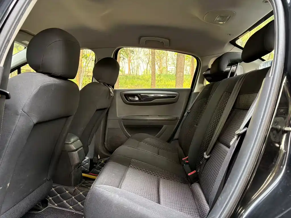 C-Quatre Sedan 1.6 L Manual Fashionable