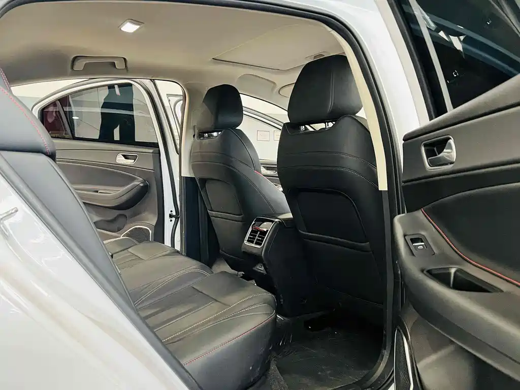 Arrizo 5 PLUS Xiaose 1.5 L CVT PLUS