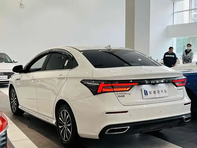 Chery Arrizo 5 PLUS Xiaose 1.5 L CVT PLUS