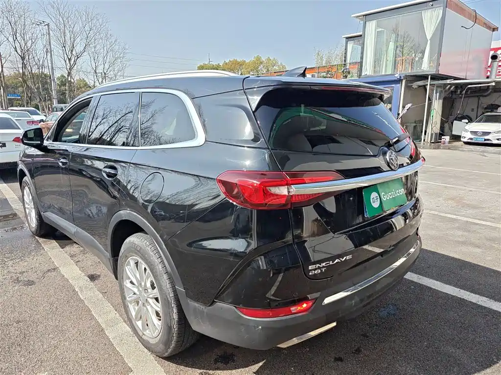 Enclave 28 T 2 WD Battle Flag