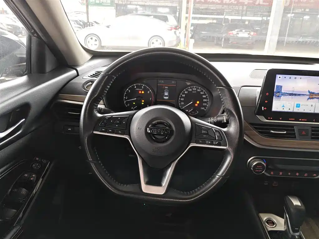 Teana 2.0 L XL Comfort