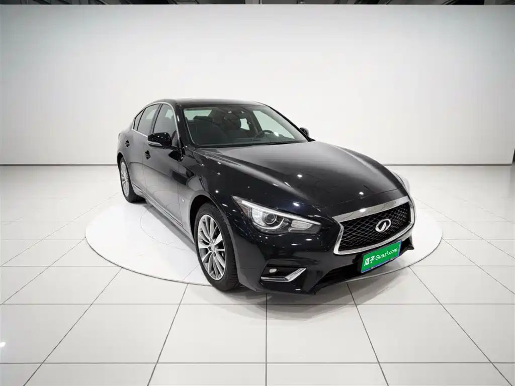 Infiniti Q50 L 2.0 T Progressive Enjoyment CN-V