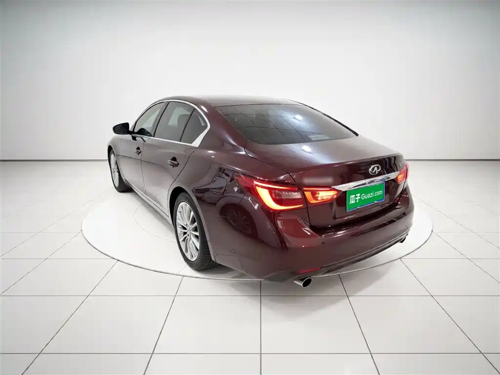 Infiniti Q50 L 2.0 T Progressive Enjoyment CN-V