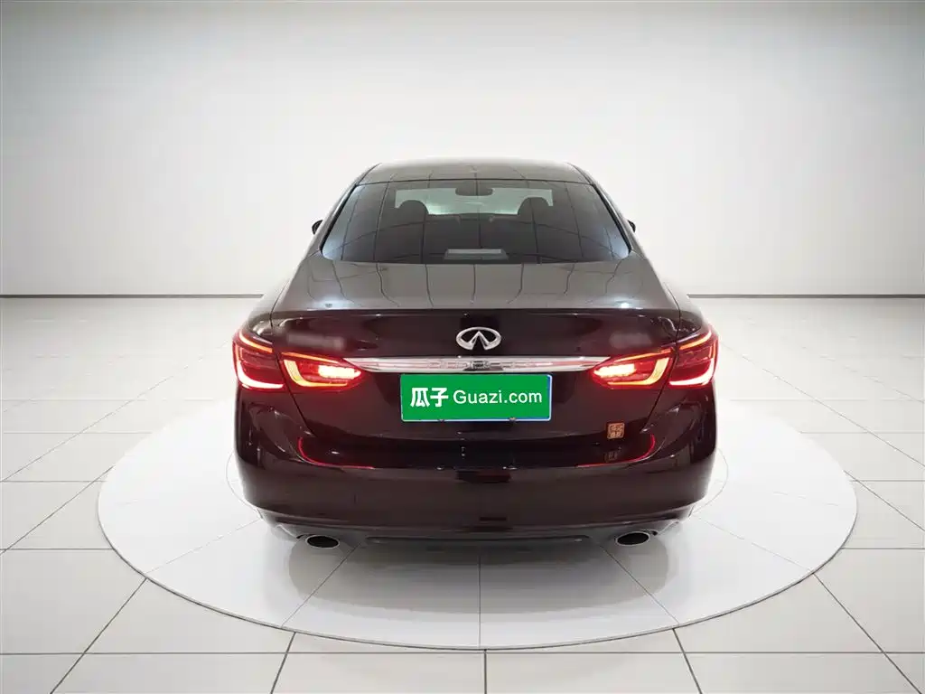 Infiniti Q50 L 2.0 T Progressive Enjoyment CN-V
