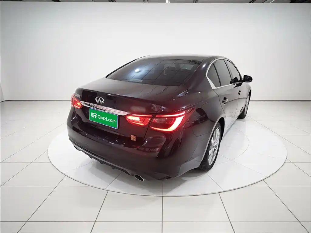Infiniti Q50 L 2.0 T Progressive Enjoyment CN-V